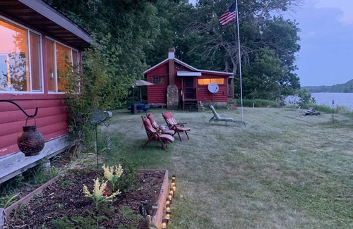 Holcomb Cabin | WHOLE ISLAND TO YOURSELF, boat included. Sleeps 8 people.