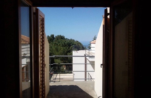 Torre Colonna-sperone Villa | Modern Villa with Pool, Close to the Sea for Families