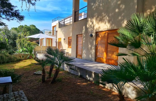 Torre Colonna-sperone Villa | Modern Villa with Pool, Close to the Sea for Families