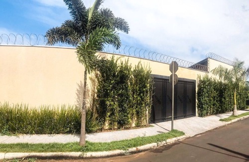 Frutal Apartment | Whole Space. Ideal for one person or a couple. Pets are welcome.