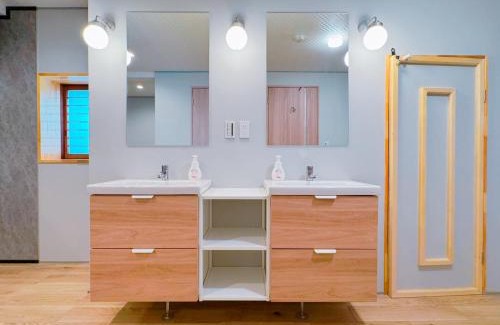 Himeji House | Family-Friendly WholeHouse Himeji with Top Guest Ratings