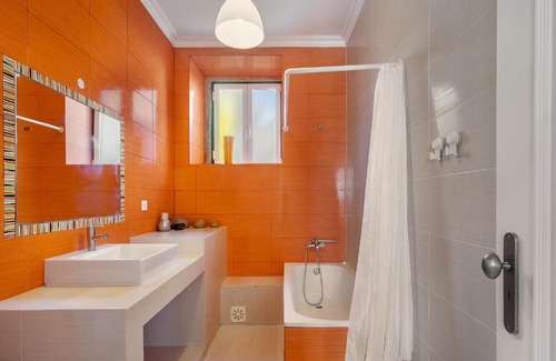Olivais Apartment | Convenient 1-BR WHome Urban Comfort Near Airport & Station