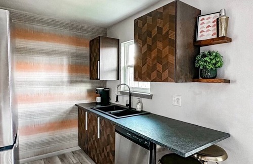Northgate Condo | Prime Location: Whoop Ward Near Kyle Field & Family-Friendly