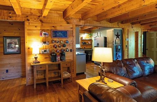 Gatlinburg - Pigeon Forge Cabin | Discover GracePointe Valley: Ocean View & Spa Awaits!