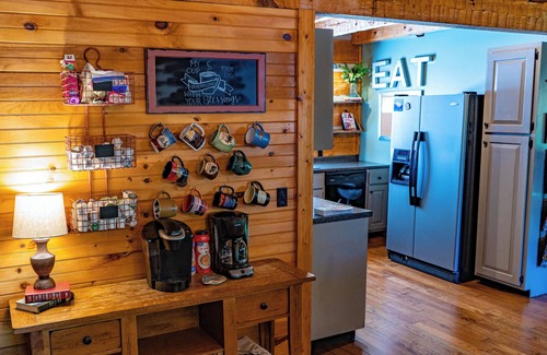 Gatlinburg - Pigeon Forge Cabin | Discover GracePointe Valley: Ocean View & Spa Awaits!