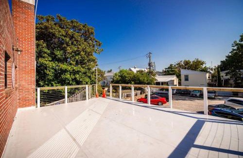 Morehead City House | Rooftop WaterView Retreat: Guest Rated 9.3 & Pet Friendly