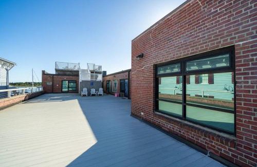 Morehead City House | Rooftop WaterView Retreat at Why Knot Getaway