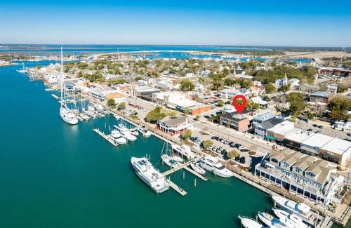 Morehead City House | Rooftop WaterView Retreat at Why Knot Getaway