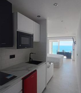 Empuriabrava Apartment | Beachfront Bliss with Ocean Views and Relaxing Hot Tub