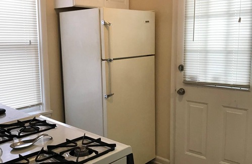 Butler Apartment | Experience Stylish Living: Apartment with Kitchen & High Rating