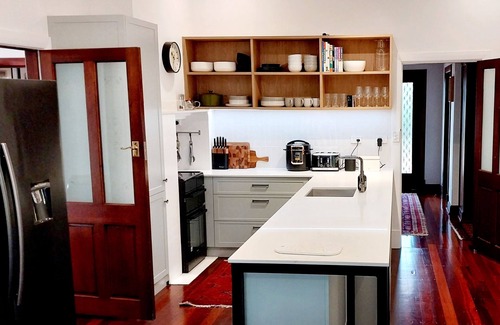 Whyalla House | Top-Rated Whyalla House: Pet-Friendly Executive Retreat