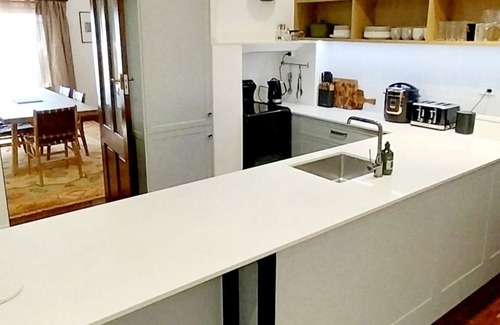 Whyalla House | Top-Rated Whyalla House: Pet-Friendly Executive Retreat