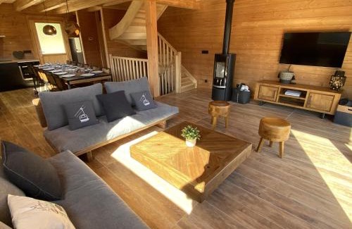 La Toussuire Villa | Whymper Chalet: Family-Friendly Retreat with Panoramic Views