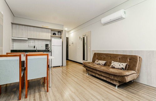 Ingleses Centro Apartment | Relaxing Rooftop Pool & High-Speed Wi-Fi at IA12 Hotel