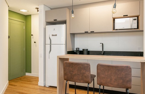 Centro Apartment | Modern Hotel with Wi-Fi & Kitchen, Steps from Beiramar