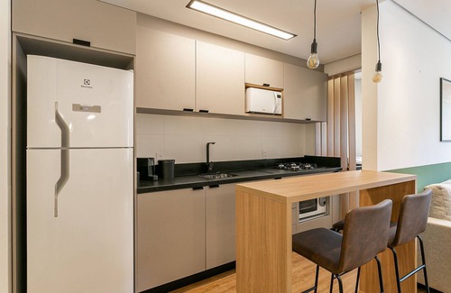 Centro Apartment | Modern Hotel with Wi-Fi & Kitchen, Steps from Beiramar