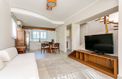 Canto da Lagoa Apartment | Stay Connected at Duplex in Lagoa da Conceição #LA08