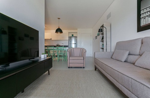 Ingleses Norte Apartment | Enjoy Beachside Comfort with Free Wi-Fi & Barbecue Access