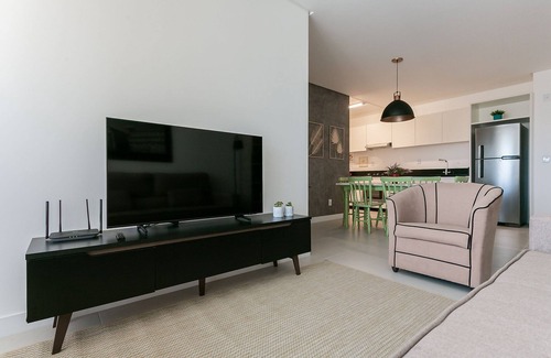 Ingleses Norte Apartment | Enjoy Beachside Comfort with Free Wi-Fi & Barbecue Access