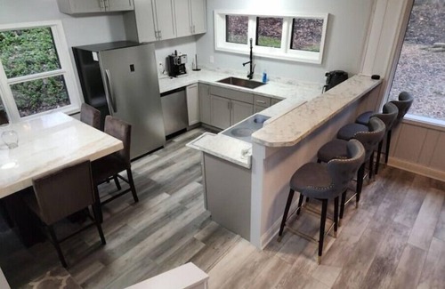 New Wilmington Cottage | Cozy Wi-fi Cottage with Breakfast and Kitchen Amenities