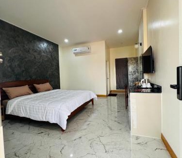 Phanat Nikhom Hotel | Budget-Friendly Stay at Wiang Kham Resort for Families