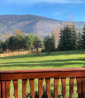 Rajcza Ski Chalet | Wichrowe Wzgórze 4: Guest Rated Excellence with Hot Tub