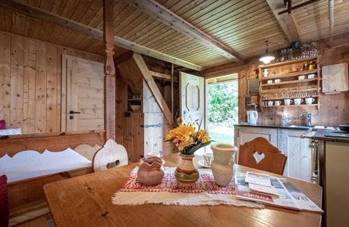 Umlberg Apartment | Discover Wichtelhütte: Family-Friendly Stay with Spa & Hot Tub