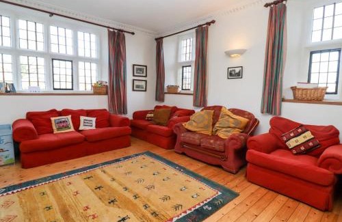 Blaisdon House | Family-Friendly Retreat at Wick Court Farm - 4-Star Comfort