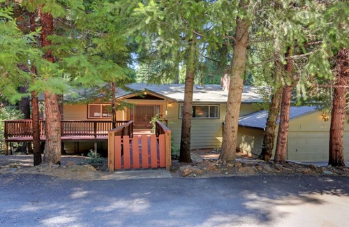 Pollock Pines House | Family-Friendly Wicker Moose Manor with High Guest Ratings