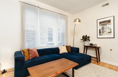 Ukrainian Village Apartment | Stylish Flexhome Wicker Park 2BR with Family-Friendly Perks