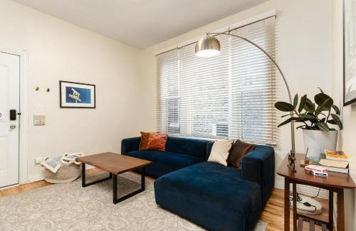 Ukrainian Village Apartment | Stylish Flexhome Wicker Park 2BR with Family-Friendly Perks