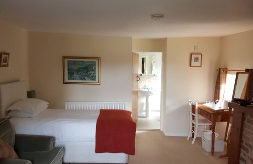 Louth House | Wickham House: Guest Rated 9.6 with Family-Friendly Amenities