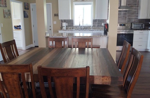 Sevierville House | Pet Friendly Retreat with Mountain Views & Pool Access