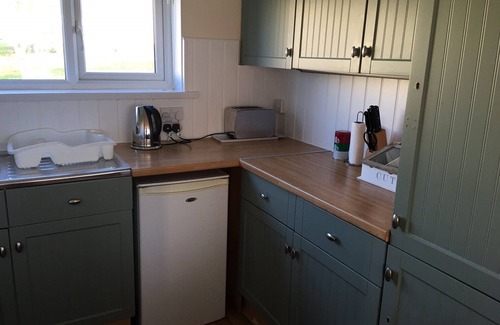 Widemouth Bay Ski Chalet | Pet-Friendly Widemouth Waves Chalet with Oceanfront Views