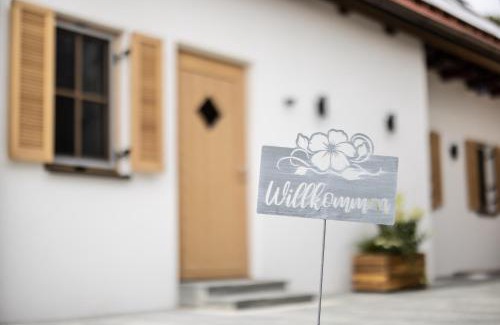 Eltendorf House | Experience WIENER Kellerstöckl - Das 11er with Ocean Views