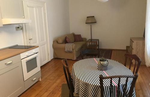 Altlerchenfeld Apartment | Experience Wiener Lebensgefühl in Josefstadt's Heart