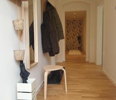 Sudvorstadt-Ost Apartment | Discover Wiener Palais: Family-Friendly Stay by Zoo-Park