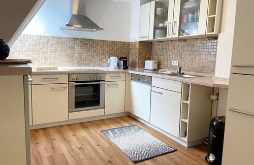 Archsum Apartment | Wiesensicht: Ocean View Retreat for 5 with Kitchen Access