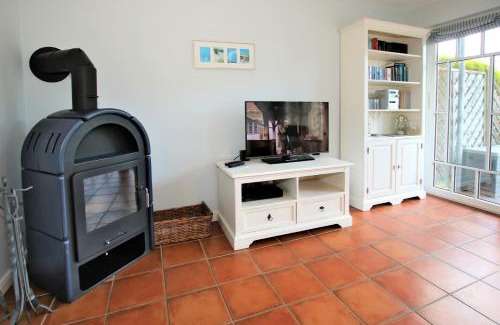 Wyk auf Foehr House | Pet-Friendly Retreat at Wiesenweg 4a, Whg 2 - Rated 10/10