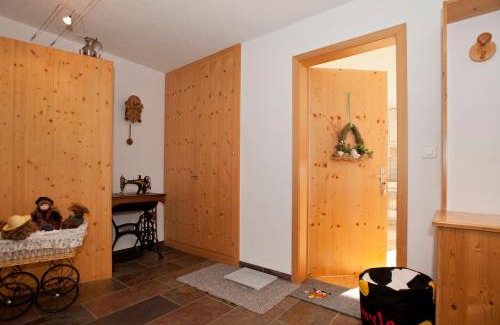 Sent Apartment | Cozy Wieser Apartment for 2-3 Guests with Child-Friendly Perks