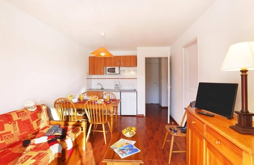 Ax-les-Thermes Apartment | Wifi, 100m from resort center, fitness, swimming pool, sauna, ski locker, 37m², Ax-Les-Thermes