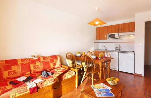 Ax-les-Thermes Apartment | Wifi, 100m from resort center, fitness, swimming pool, sauna, ski locker, 37m², Ax-Les-Thermes
