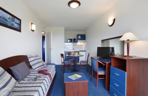 Pyrenees 2000 Apartment | Wifi, 100m from resort center, fitness, terrace, balcony, tv, ski locker, 25m², Pyrénées 2000