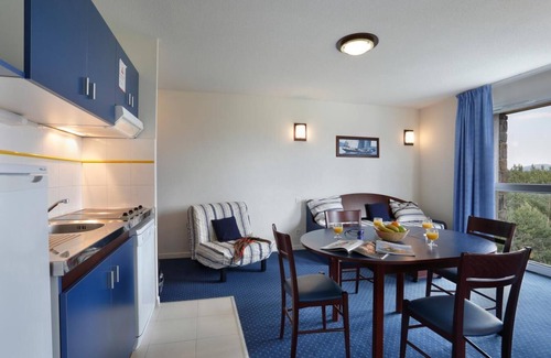 Pyrenees 2000 Apartment | Wifi, 100m from resort center, fitness, terrace, balcony, tv, ski locker, 25m², Pyrénées 2000