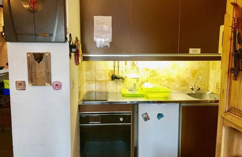Correncon-en-Vercors Apartment | Cozy Balcony Retreat in Villard de Lans with Free Wifi