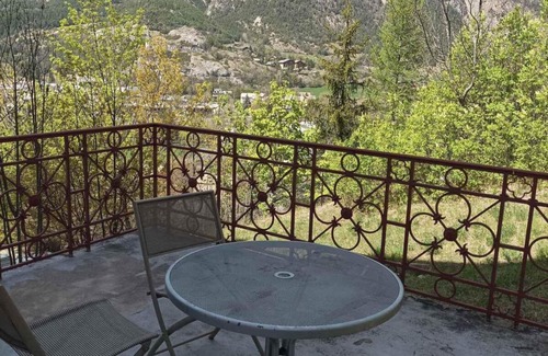 Jausiers Apartment | Relaxing Retreat in Pra Loup with Pool and Spa Amenities