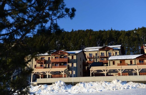 Les Angles Apartment | Wifi, 300m from resort center, fitness, swimming pool, terrace, balcony, tv, ski locker, 50m²
