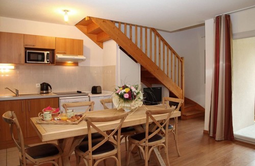 Luz-Saint-Sauveur Apartment | Guest Rated 10/10: Relaxing Stay with Pool and Spa Amenities