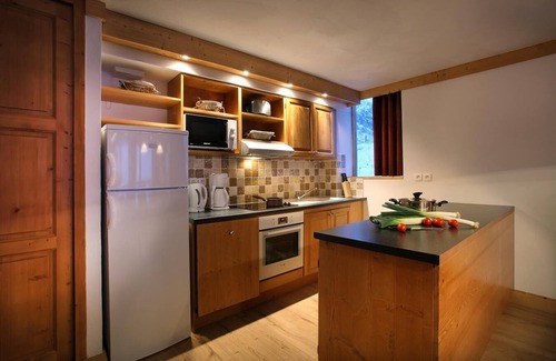 Arc-2000 Apartment | Modern Amenities Near Resort Center with Pool & Spa Access