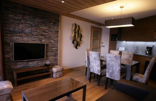 Arc-2000 Apartment | Ideal Getaway: Fitness, Pool & Spa Near Resort Center